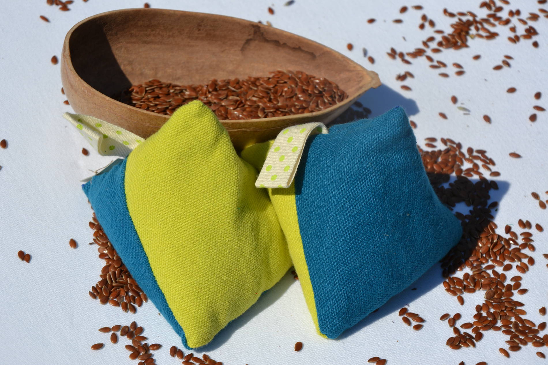 Fil en Poche-Bouillotte sèche artisanale berlingots chauffe mains en graines de lin bio -vert/bleu